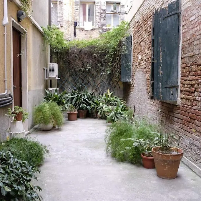 San Marco City Center Nouvelle Vague Apartment Velence