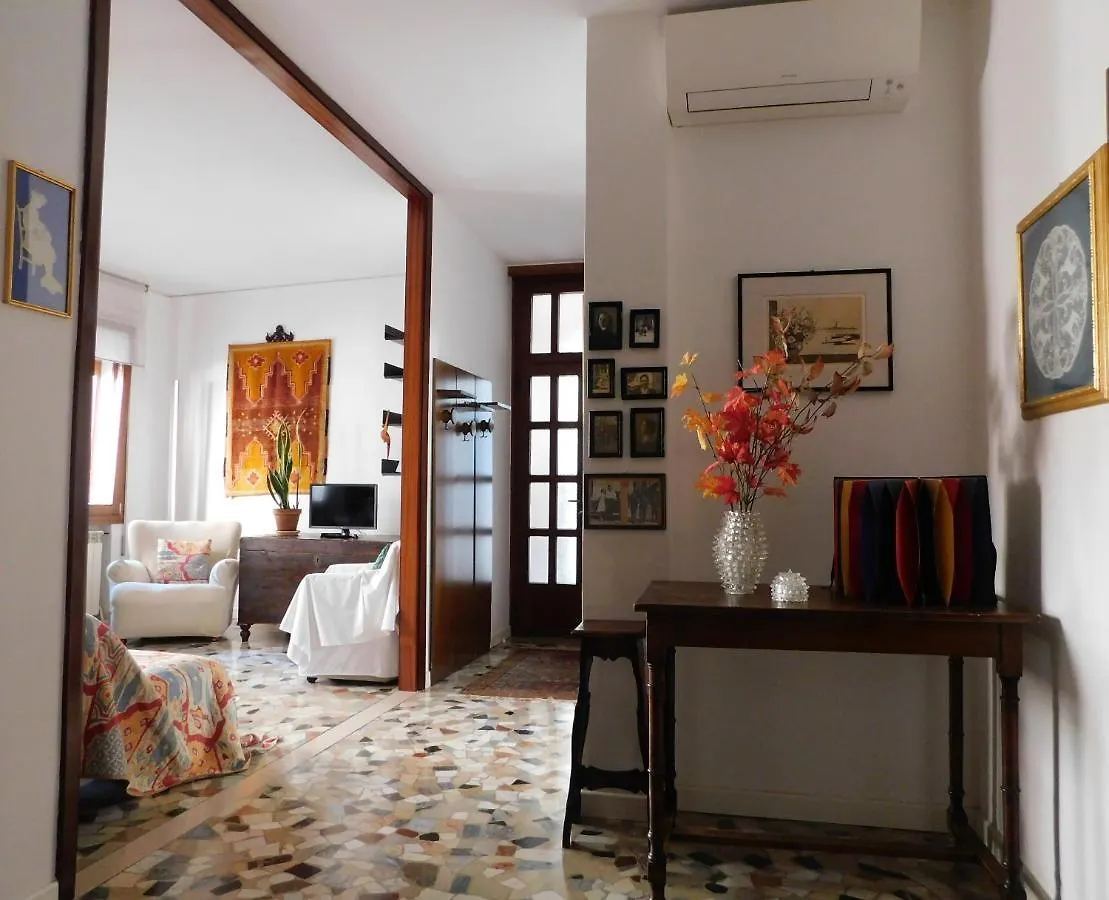 San Marco City Center Nouvelle Vague Apartment Velence