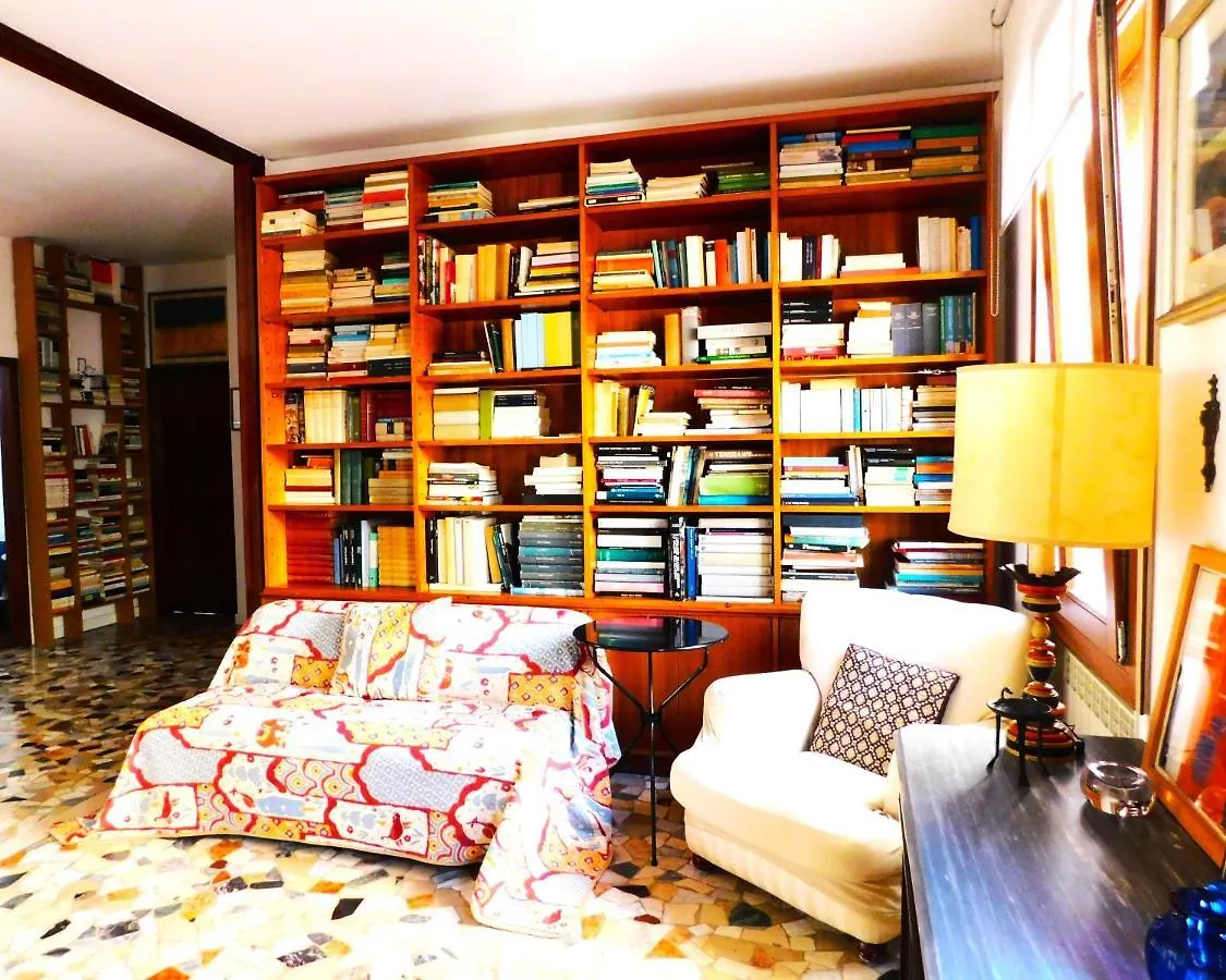 San Marco City Center Nouvelle Vague Apartment Velence
